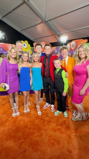 Mia Allan Instagram - Photo dump pt.1 @kidschoiceawards 
  Also don’t we look like we are apart of @theninjafam ? 

Thanks for being so nice @ninjakidztv @brookeashleyhall @treymakai @jordanmatter @kyliecantrall @markellwashington @harper_zilmer11 @nenfamofficial @notenough_nelsons @iain @brentrivera @caileypresleyfleming