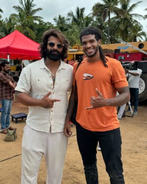 Michael Ajay Instagram - Brothers always supporting each other 🤝
@vinaygowdaactor on set of my movie shoot🔥

#michaelajay #manninamaga #vinaygowda #biggbosskannada #bbk10