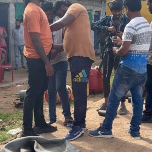 Michael Ajay Instagram - Brothers always supporting each other 🤝
@vinaygowdaactor on set of my movie shoot🔥

#michaelajay #manninamaga #vinaygowda #biggbosskannada #bbk10