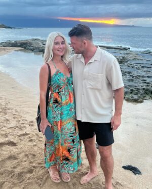 Michael Bisping Instagram - Another great day in Maui. Finished off with a little stop at turtle beach before one of the best meals we’ve ever had at @nukamaui . Big shout out to chef Hiro , Yuri and @pmtenore