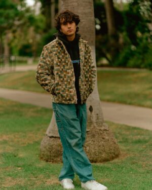 Michael Cimino Instagram - Are my Jeans wrinkled or are they just really old?
•
•
•
Photographer:
@tanguyonakoy