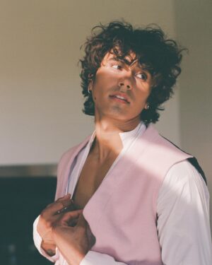 Michael Cimino Instagram - Some of my faves from the @wonderland shoot ❤️
•
•
•
Photographer: 
@shanemccauley 
Styling:
@alyciacohen 
H&MU:
@hairbycandicebirns

PS:
Insta was down yesterday soo I’m posting it again today HAHA love you cuties