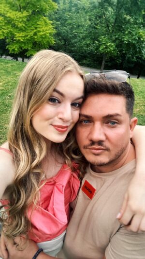 Michaela Pecháčková Instagram - @petrpity umí vždy potěšit 🥲❤️.. Mám teď lehkej plačka time, ale třeba zítra to bude lepší?
#kompliment #povzbuzení #plačkatime #funny #doufámžetobylvtip #pitty #friends