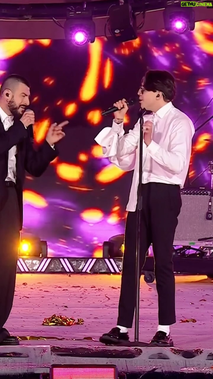Michal - 4.6K Likes - Bracia Kwiatkowscy razem na scenie Sylwestrowej Mocy Przebojów w Polsacie. Jak Wam się podobał ich wspólny występ? 🪩❤️
#SylwestrowaMocPrzebojow #Polsat