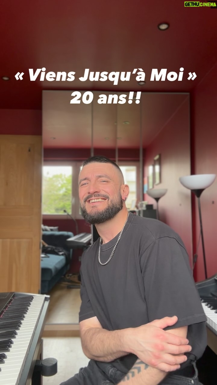 Michal - 825 Likes - #tbt « Viens Jusqu’à Moi », mon duo avec ma chère @elodiefrege est sorti il y’a 20 ans! C’est incroyable!!! Vous en souvenez-vous? #viensjusquàmoi #viensjusquàmoi20 #elodieetmichal #premieralbum #throwbackthursday #souvenirs #pianovoix #studiomichal