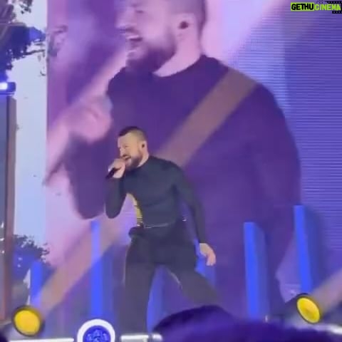 Michal - 0.9K Likes - J’ai toujours rêvé de reprendre cette chanson… C’était assez magique de le faire sur cette scène impressionnante en Pologne quelques minutes après minuit… Je vous embrasse @desireless.official ❤️#voyagevoyage #2024