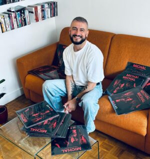 Michal Instagram - 11/11… Est-ce que vous avez déjà commandé votre vinyle MK40 ou vous attendez ce soir pour l’avoir à mon concert parisien à l’Etage du Gibus? #mk40 #mk40live