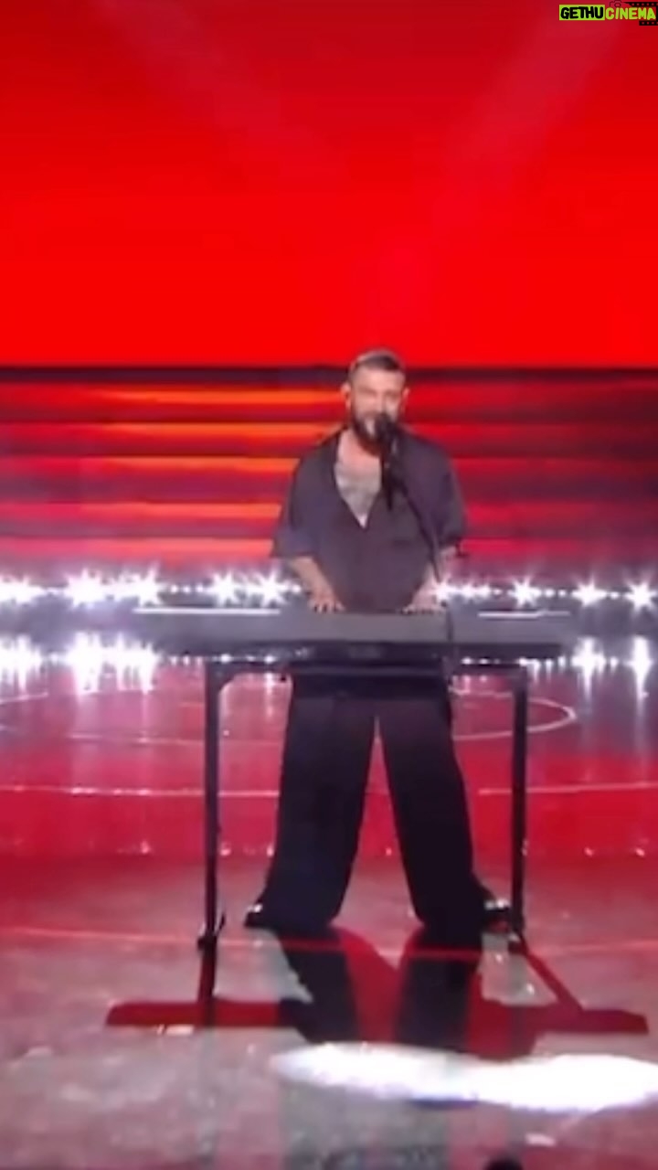 Michal - 646 Likes - #tbt JE M’ACCROCHE live @staracademytf1 2023 Que le temps passe vite…
#throwbackthursday #2023 #jemaccroche #staracademy #tf1 #live #mk40 #souvenir