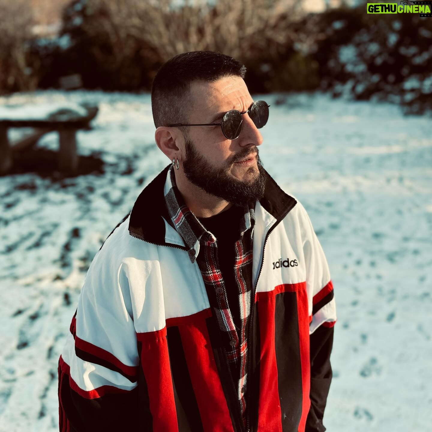 Michal - 517 Likes - Bonne semaine! Je vous embrasse! #lundi 📸 @bixente_photography