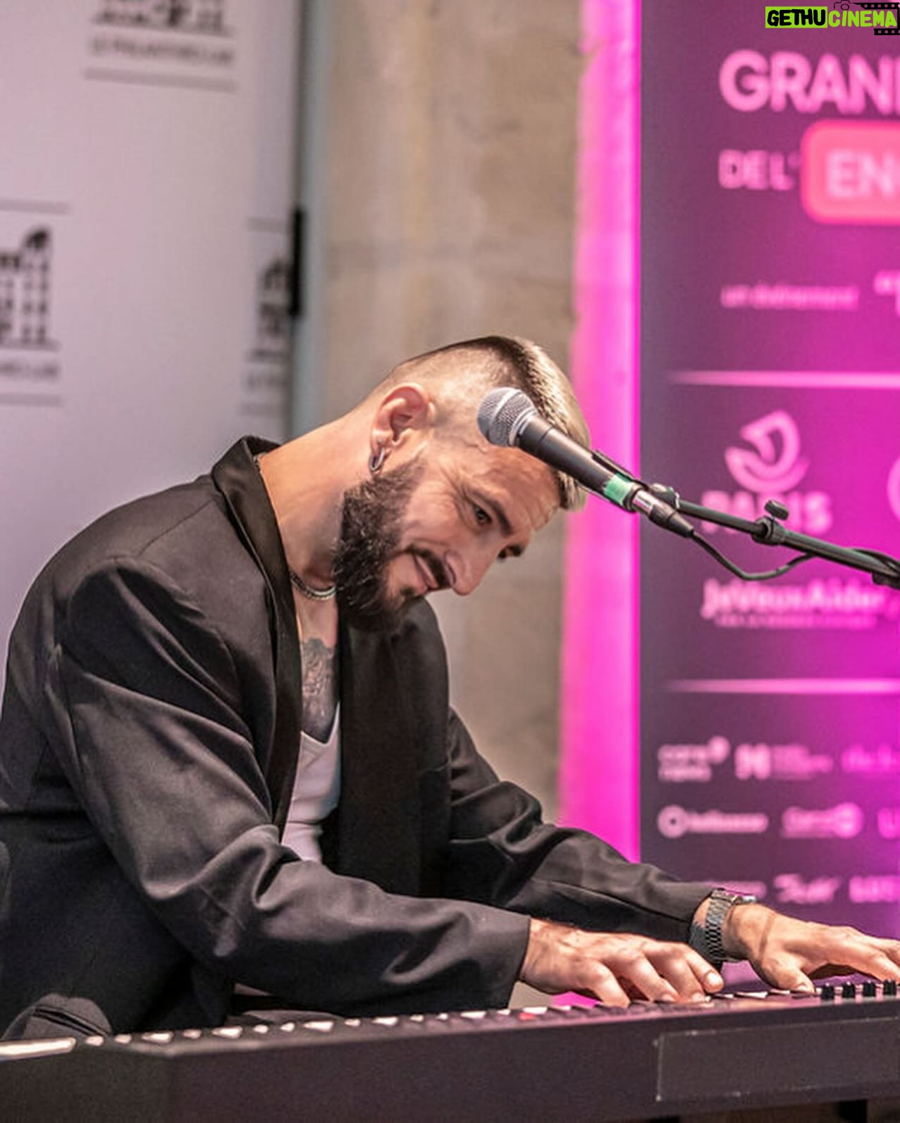 Michal - 572 Likes - J’étais très fier de chanter à la première édition de la Grande Soirée de l’Engagement au @lephilanthrolab à Paris. Merci pour votre accueil et belle énergie! ❤️ 📸 @kaloe_photographie pour @hopso & @lecercledesengages Make up: @benjamin_maquilleur