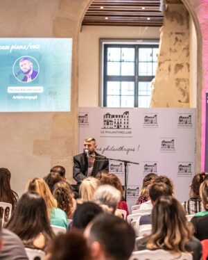 Michal Instagram - J’étais très fier de chanter à la première édition de la Grande Soirée de l’Engagement au @lephilanthrolab à Paris. Merci pour votre accueil et belle énergie! ❤️ 📸 @kaloe_photographie pour @hopso & @lecercledesengages Make up: @benjamin_maquilleur
