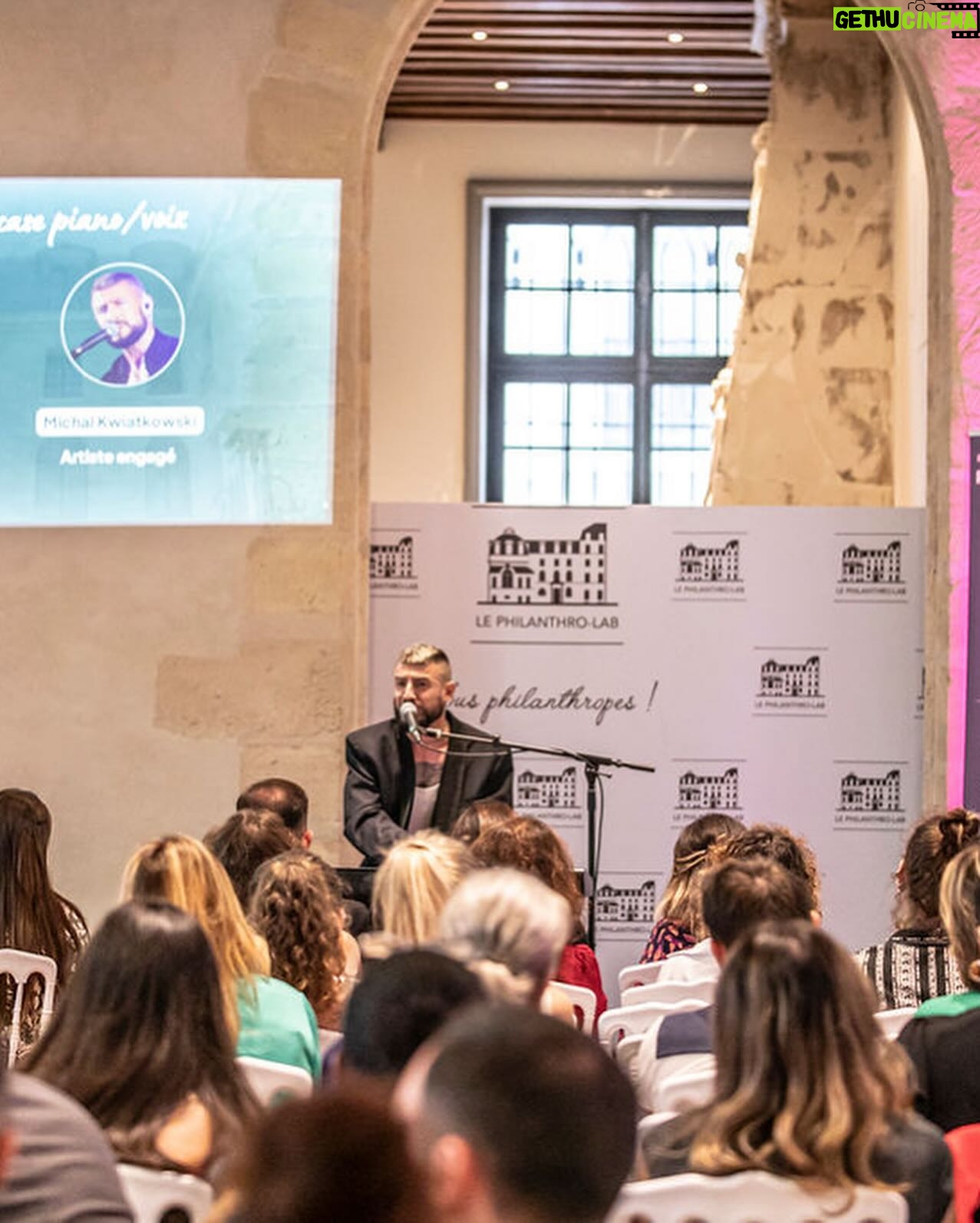 Michal - 572 Likes - J’étais très fier de chanter à la première édition de la Grande Soirée de l’Engagement au @lephilanthrolab à Paris. Merci pour votre accueil et belle énergie! ❤️ 📸 @kaloe_photographie pour @hopso & @lecercledesengages Make up: @benjamin_maquilleur