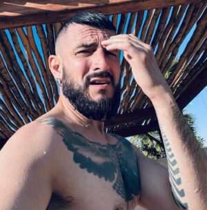 Michal Instagram - Je sais que je me répète mais… je suis prêt pour l’été ;) #maroc #sun #beard #bearded #tattoo #instatattoo