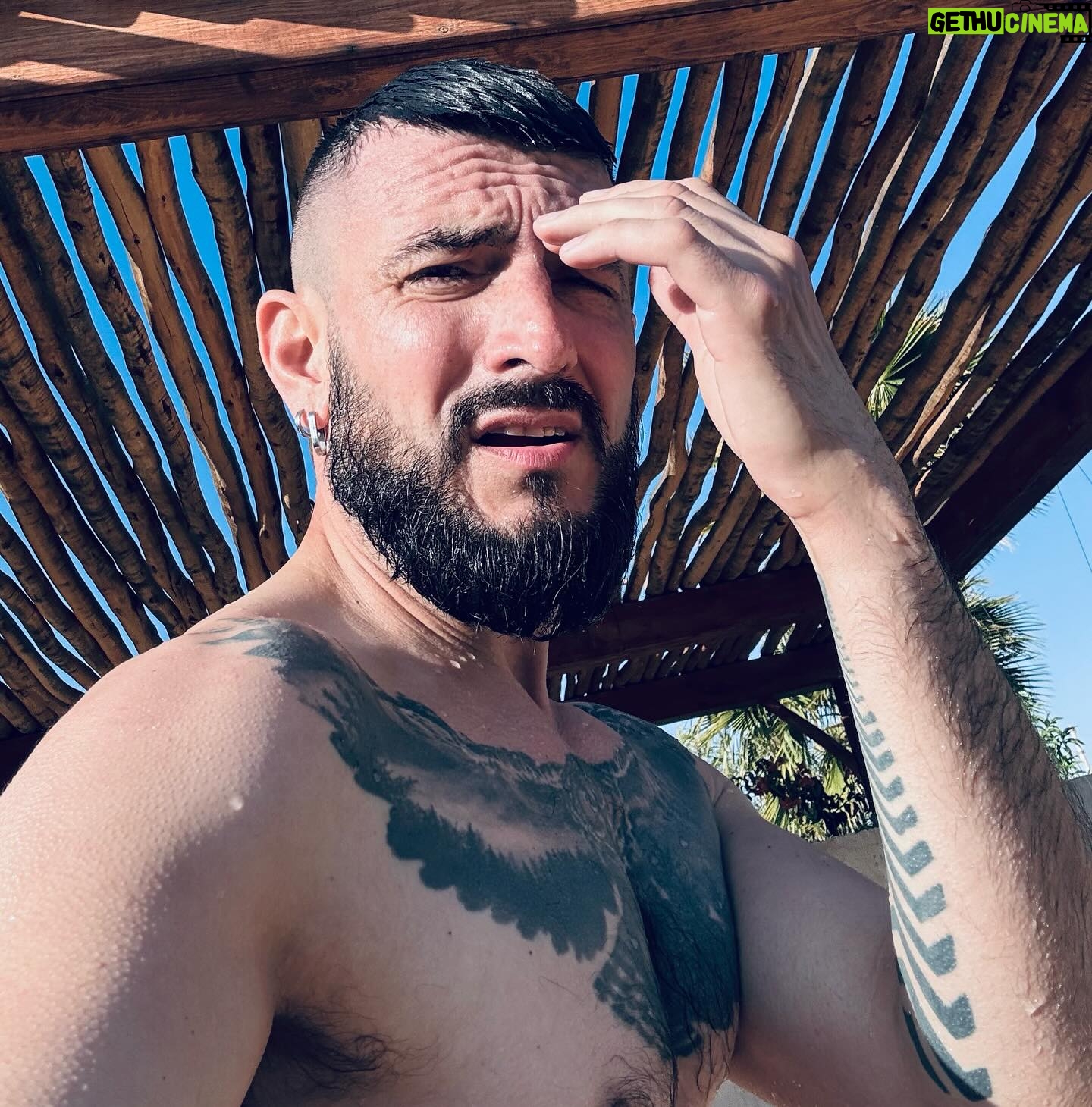 Michal - 667 Likes - Je sais que je me répète mais… je suis prêt pour l’été ;) #maroc #sun #beard #bearded #tattoo #instatattoo