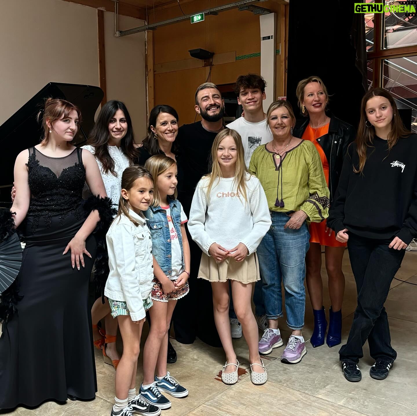 Michal - 423 Likes - Bravo à tous mes élèves adorés pour ce merveilleux concert de fin d’année. Je vous aime! #studiomichal #piano #chant #musique #jefaisleplusbeaumétierdumonde