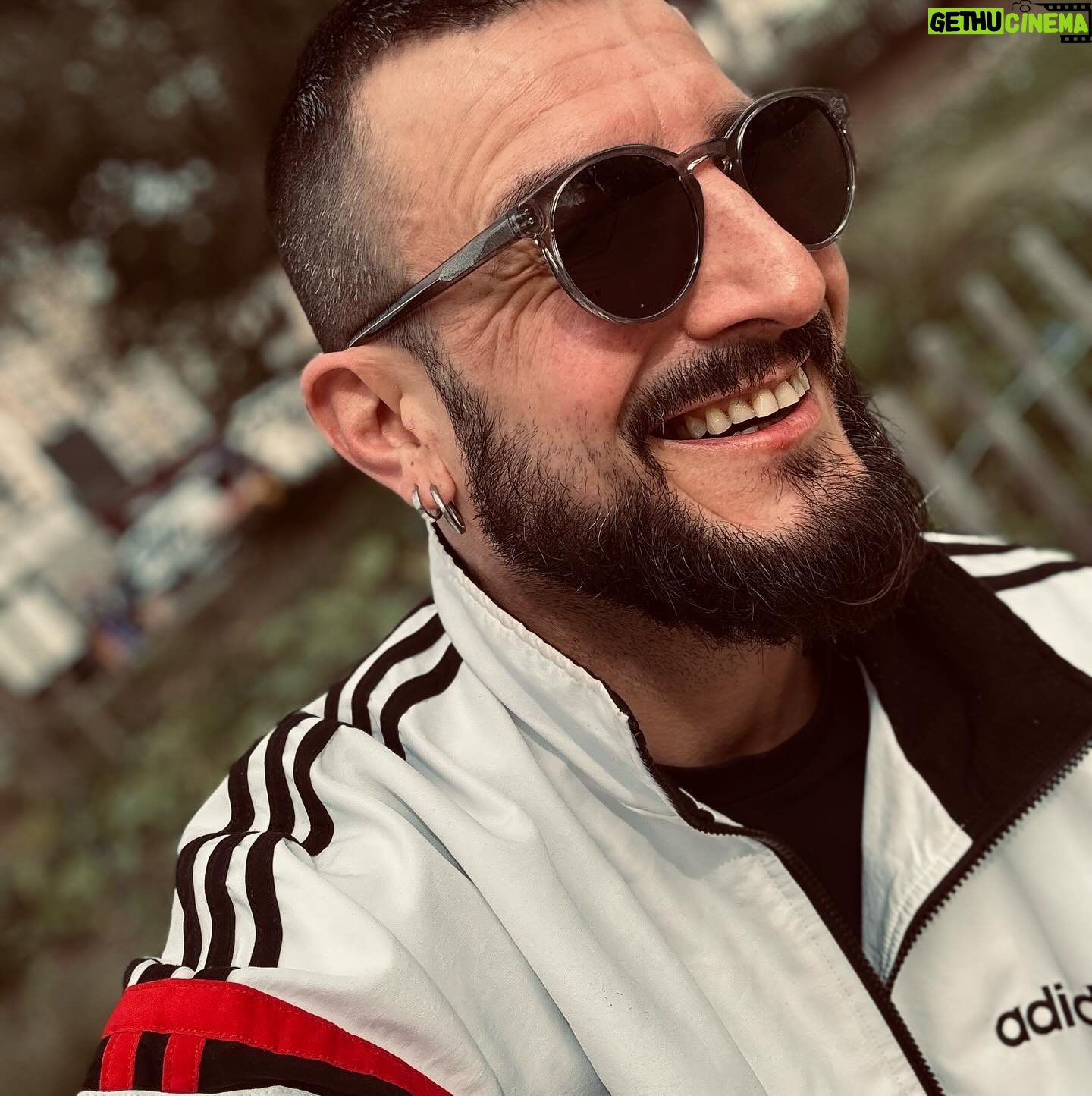 Michal - 481 Likes - Bon weekend à tous! Quels sont vos projets? Bisous! #weekend