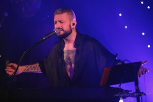 Michal Instagram - Débardeur, veste ou chemise? Koszulka, marynarka czy koszula? 📸 @aksphotographe #mk40live #paris
