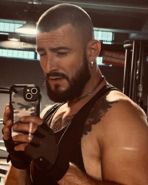 Michal Instagram - Bonne soirée de juillet! Alors dites-moi tout, quels sont vos projets pour cet été 2024? #summer2024