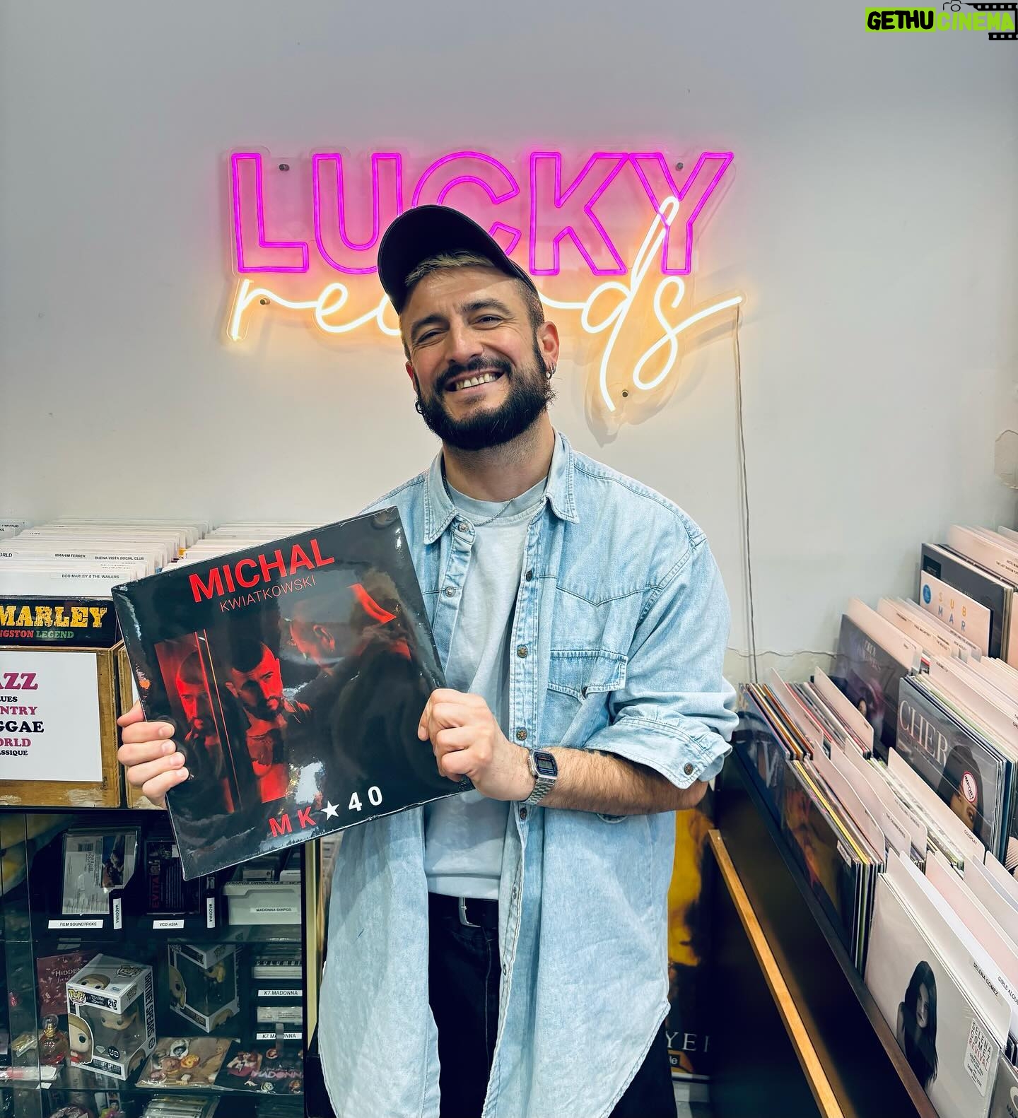Michal - 516 Likes - Je suis très fier de vous annoncer que le vinyle de mon album MK40 est disponible chez le disquaire culte @luckyrecordsparis ❤️#luckyrecords #mk40 #paris #vinyle #editionlimitee #madonna
