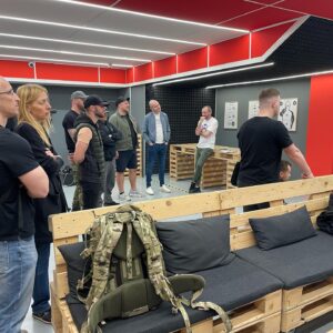 Michal Holán Instagram - Organizátoři a zápasníci CZ Fighters for veterans ladí detaily, aby pro Vás zážitek z našeho charitativního galavečeru pro válečné veterány 🪖 který se uskuteční už 6.5 v UNYP ARENA PRAHA byl co nejlepší 🫡

Při té příležitosti jsme si díky @czguns mohli i zastřílet a užít trochu zábavy 🤩🔫 děkujeme ❗️🙏🏻

Poznáte kdo všechno se na akci ukázal? 🤔

Podpořte vojáky, válečné veterány a děti padlých zakoupením lístku v síti ticketportal ⬅️

🫡CZ Fighters for veterans 
📌UNYP ARENA PRAHA 
🗓️6.5.2024 
💳 https://www.ticketportal.cz/event/CZ-FIGHTERS-FOR-VETERANS