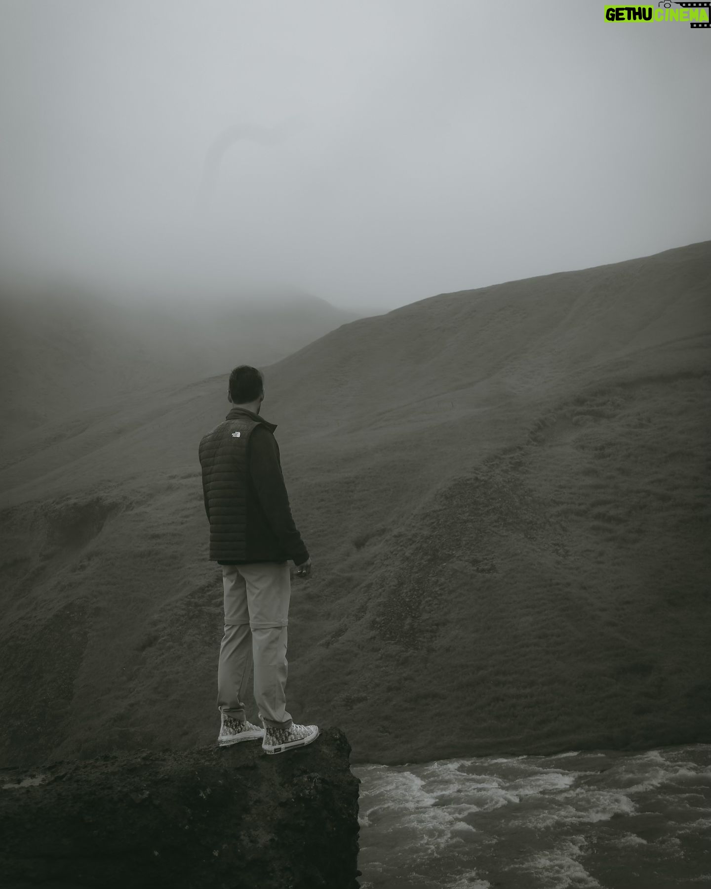 Michel Duval - 11.5K Likes - Y si… se viene tremendo spam de Islandia 🇮🇸