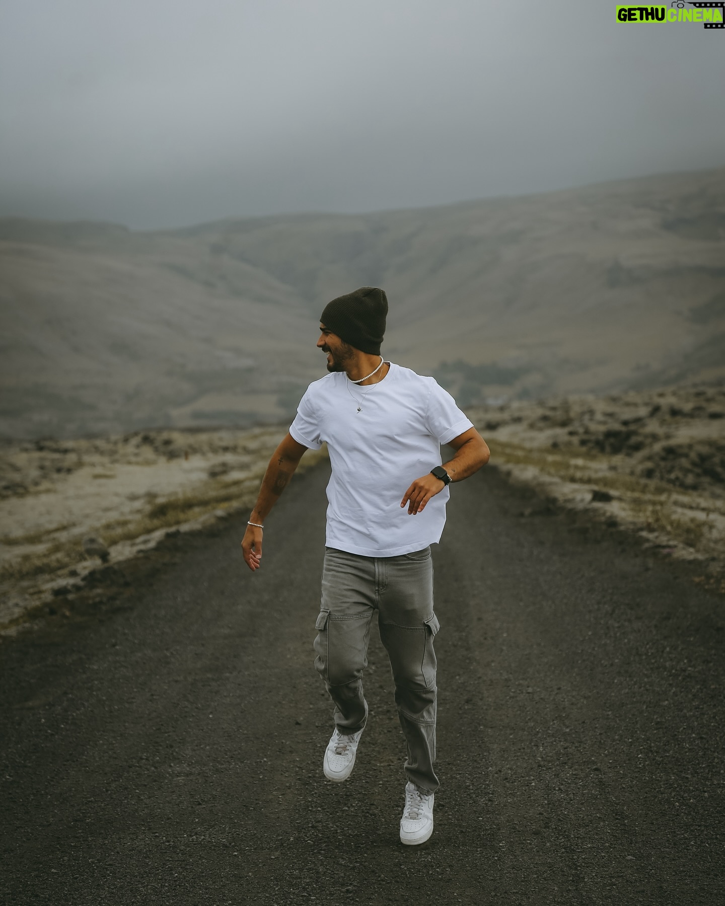 Michel Duval - 12.1K Likes - Les juro ya casi acaba el spam, mientras tanto:
1- All green everywhere 🌿
2-Happy Mich
3-Caballos Banda De Rock De Los 90’s
4-Diamond in the beach
5-Mis Amores ❤️
6- Garun Chela de 11.5%
7- Chimi 🤤
8- Pelitos 🐴
9- Infinity
