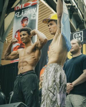 Michel Rivera Instagram - I make the weight perfect 139.2 tomorrow is the war 🇩🇴🇩🇴🇺🇸🏟️ let’s go focus on @daznboxing @salita_promotions God timing is so perfect 🍿🎥🦋🐝

Di el  peso perfecto 139,2 mañana es la guerra 🇩🇴🇩🇴🇺🇸🏟️ vamos a centrarnos en @daznboxing @salita_promotions El tiempo de Dios es tan perfecto 🍿🎥🦋🐝