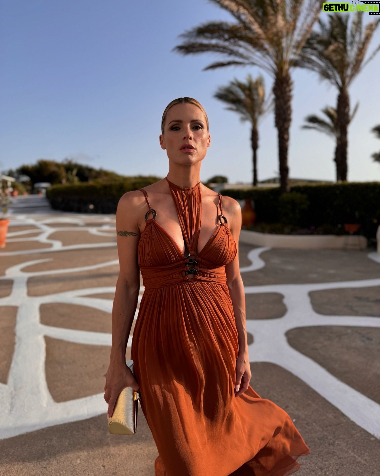 Michelle Hunziker - 164K Likes - 💋…..