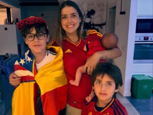 Michelle Renaud Instagram - Olé !!🇪🇸👏🏻 🎾⚽️