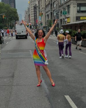 Michelle Visage Instagram - CAN YOU IMAGINE?!!! I was invited to be a GRAND MARSHAL of @nycpride!!!! This was a moment I will NEVER FORGET! THANK YOU THANK YOU THANK for having me and making me feel so special. NYC Pride was the first Pride I ever attended many, many years ago and it is by far the best in the world as it is the OG and the reason we march! Thank you to my face, @lipsticknick for coming to NYC to do this with me and for my NYC hair guru @lorenzodiazhair for giving me my coif! For everyone who was there and helped us spread and feel the love 🌈 , I love you SO MUCH! I also got to see my dear friend @sydneyharcourt shine as RumTugTugger in CATS and that was beautiful to witness. I love you, NYC, for then, for now, FOREVER! I am HONORED to walk hand-in-hand with a community I love with all of my being and I proud to call myself an ally 🏳️‍🌈🌈