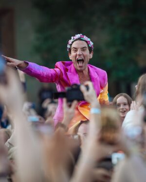 Mika Instagram - Pure joy and energy at Warwick Castle last night!

📸 @danilodauriafoto
