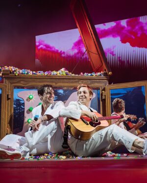 Mika Instagram - Pure joy and energy at Warwick Castle last night!

📸 @danilodauriafoto