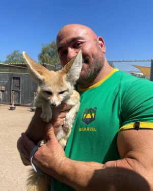 Mike Ergas Instagram - Amazing day volunteering at @animaltracksinc today!! ❤️. Best part of my week. Mischief was so playful and after a year of volunteering I finally got to hold Dobby the Fennec Fox. ❤️ If you want to volunteer go to their website www.animaltracksinc.org and go to the volunteer page.  #greatday #ilovevolunteering #fennecfox #africanserval #iloveanimals