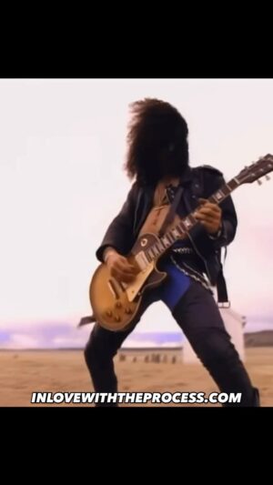 Mike Pecci Instagram - My general mood. #slash #rocknroll #guitarist #guitar #badass #musicvideo #helecoptershot😍😍😍 #ilwp