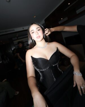 Mikee Quintos Instagram - “the village”

styling @denisequintos
black dress @markandtristan 
heels @daccori_ 
jewelry @meidiamondjewelry 
makeup @makeupbymarben 
hair @hairbybrentsales 
momager @jo_quintos 

#GMAGALA2024