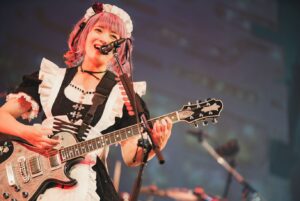 Miku Kobato Instagram - 2024.7.14🕊
BAND-MAID HALL TOUR 2024
神奈川県民ホール

早いものでホールツアー最終日から
もう6日が経ちましたっぽ。
ホールツアーはいかがでしたかっぽ？！
この日は私のEVHちゃんの
テンションが上がりすぎてしまったみたいで
2曲目から音が鳴らなくなって
サプライズでしたっぽ。w
でも、ちゃんと伝書鳩さんなので
帰ってきてくれましたっぽね。
良かったよかったっぽ。
トラブルも生ならではの特別ということで
また一つ思い出が増えましたっぽね。笑

神奈川県民ホールはあーちゃんが
学生の頃あーちゃんだった時に
出たことのある会場だったそうで、
終始嬉しそうでしたっぽ！！
思い出の場所に帰って来れるのはいつになっても
嬉しいことですっぽよね〜

今回のホールツアーセットリストは
いかがでしたっぽ？！
MV曲も多めで上がりっぱなしだったのではっぽ?!
Shamblesの頭アレンジもかっこよかったっぽ?！

そして、最後に沢山お知らせしましたっぽ🕊
🕊8.30 BAND-MAID番外編お給仕  Medium in Summer
🕊9.25 フルアルバム"Epic Narratives"リリース
🕊11月からはZepp tourも発表されましたっぽ！！

わぁ！なんて沢山！
今年後半の予定もきまりましたっぽね。
ご予約等始まっているのでお忘れ無くっぽよ！！！

It's already been 6 days 
since the last day of the hall tour.
How about a hall tour po?!
On this day, 
the tension of my amp EVH seemed to be too high, 
and I was surprised that the sound stopped playing 
from the second song po!!!
But since it is a carrier pigeon, 
it seems that it has come back properly po.
It was good, it was good po!!!🕊
The trouble is also special only for live performances, 
so it seems that there is one more memory po.??
It seems that the Kanagawa Prefectural Hall was a venue that akane had performed at when she was a student, and she seemed happy from beginning to end po.
It's always nice to be back in a place of memories po🕊
How was the hall tour setlist this time?!
There were a lot of MV songs, and it would have been fun!
Shambles' head arrangement was also cool, wasn't it?!

And finally, I made a lot of announcements po!!
🕊8.30 BAND-MAID Extra Edition Serving Medium in Summer
🕊9.25 Full album "Epic Narratives" released
🕊November, Zepp tour !!!
I think We've got a plan for the second half of this year.
Reservations have already begun, so don't forget it po!!!

#bandmaid #ホールツアー #halltour
thanks photo by @pickles_0808