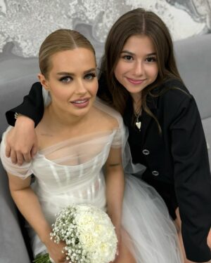 Milana Khametova Instagram - семья сегодня родилась
@anna.makovskaya 💍❤️ @1karat3 

безграничного счастья..♾️❤️
