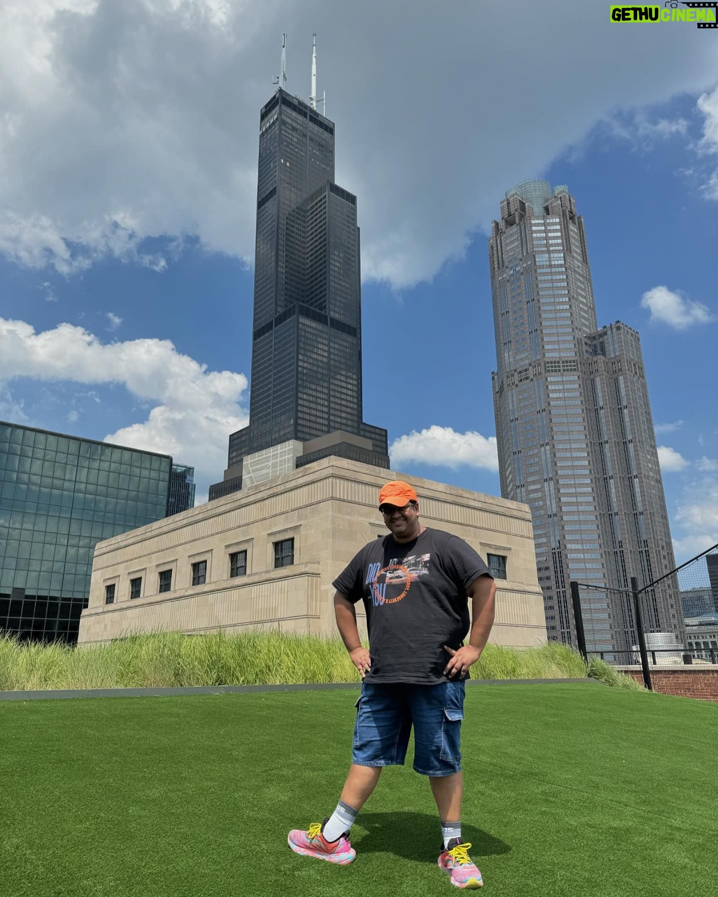 Milap Zaveri - 132 Likes - Aaj main upar, aasmaan peeche! 😎 #Chicago