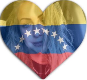 Milena Torres Instagram - Soy Venezolana 🇻🇪 Lo digo con orgullo 🇻🇪 Vengo de un pais donde la gente es buena y trabajadora. Donde el vecino te toca la puerta y te trae una arepa 🥹 Donde si necesitas un hombro para llorar aparecen muchos. Donde la gente hasta sin conocerte te dice buenos dias, buenas tardes, buenas noches 🥹 Donde existe el mejor clima del mundo y los mas bellos paises. Un pais donde tuve muchas oportunidades en mi infancia y los mejores amigos del mundo. Un pais que siempre tuvo un motivo para ser feliz pero un dia todo comenzo a cambiar y muchos tuvieron que partir dejando corazones rotos, tristeza y soledad en sus calles 😔 perdiendo muchas veces, la esperanza de un futuro mejor… Pero, poco a poco hemos vuelto a ver crecer una Esperanza sin límite y nos han puesto el corazón acelerado 🙏 Dios ha enviado señales y ha despertado nuevamente la FE en nuestro Pais. 
Mañana 28 de Julio, La Gloria de Dios estará sobre Venezuela. AMEN 🙏🇻🇪🙏 #vota #28dejulio @mariacorinamachado @egonzalezurrutia #mariacorinamachado #edmundogonzálezurrutia
