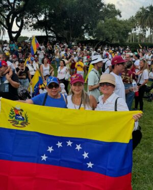 Milena Torres Instagram - VENEZUELA 🇻🇪 Que Grande eres, que fuerte eres 🙌🏻 tengo en ti todas mis Ilusiones 🙏🇻🇪🙌🏻 Renacerás, de eso estoy segura 🙏 Dios con nosotros #hastaelfinal #vamosvenezuela #fé