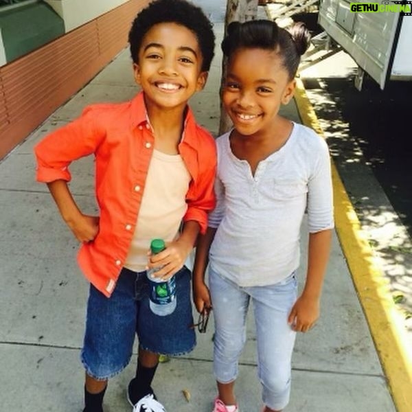 Miles Brown - 149.9K Likes - Auntie gettin old now yall 😂 @marsaimartin happy birthday twin love ya 🤞🏽