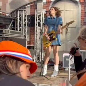 Militta Bora Instagram - En la prueba de sonido de @festivaltrek soundcheck
Gracias🩷🩷 pronto posteo más videos. #amsterdam #festivaltrek