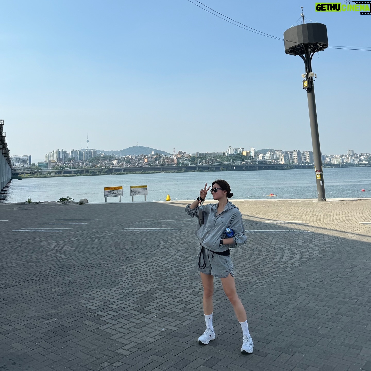 Min-seo - 14.9K Likes - 여름 시작. 🍉🌿🩵