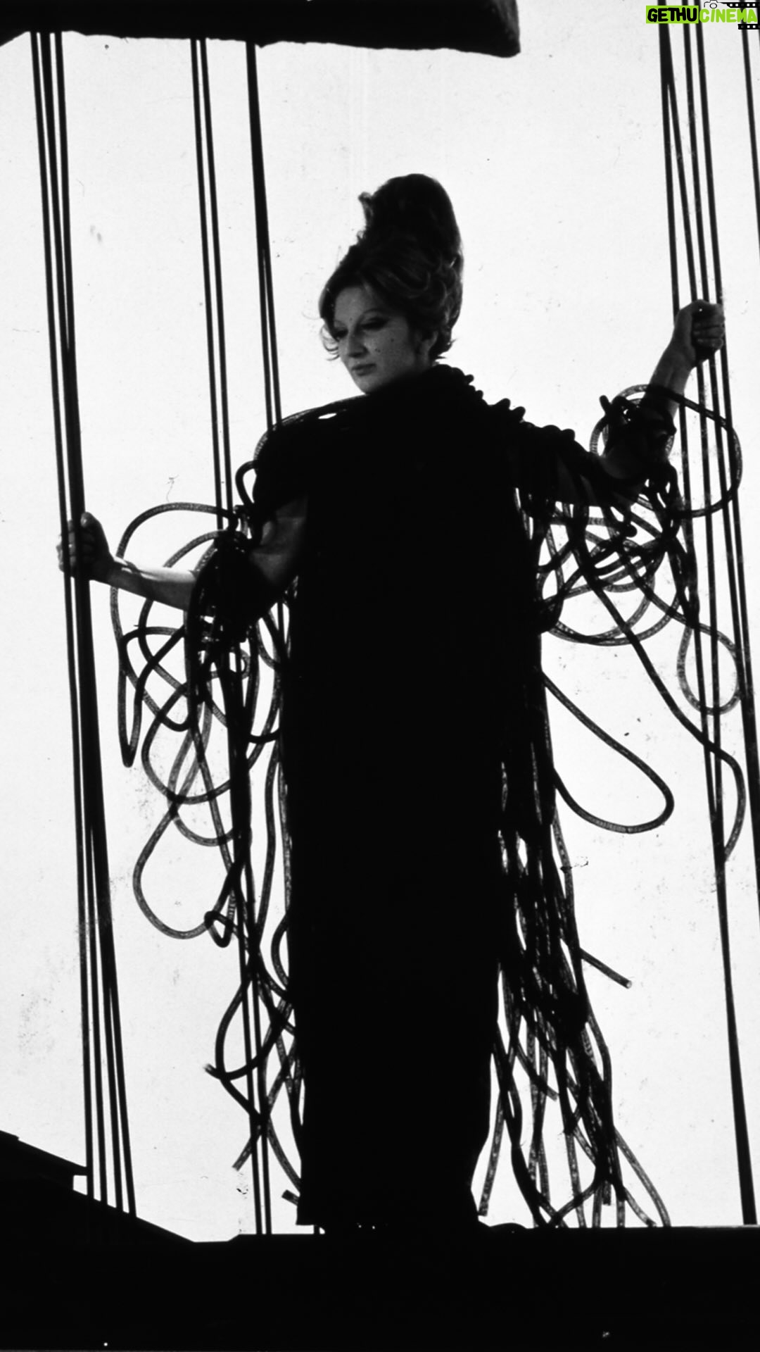 Mina - 10.6K Likes - MINA | SE TELEFONANDO
Archivio Barilla | 1966
Regia e costumi: Piero Gherardi