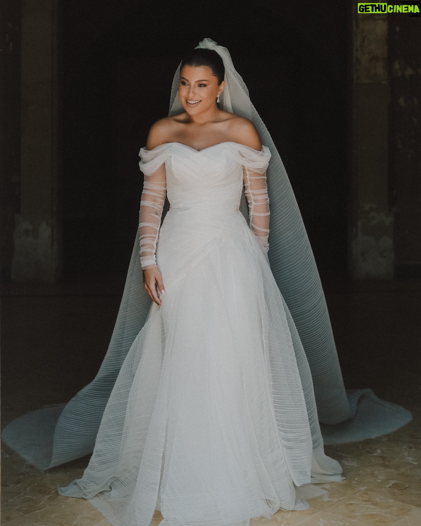 Mina Al Sheikhly - 118.2K Likes - اجمل اللحظات الي نفسي تنعاد كل يوم 🥹🤍
نزل فلوك العرس على قناتي في اليوتيوب لاتنسون تشوفو
و اتمنى تستمتعون بالاغاني 🥰 الرابط بالبايو 👆🏼
#myhappymoments #minasjourney #happyanniversary #weddinganniversary