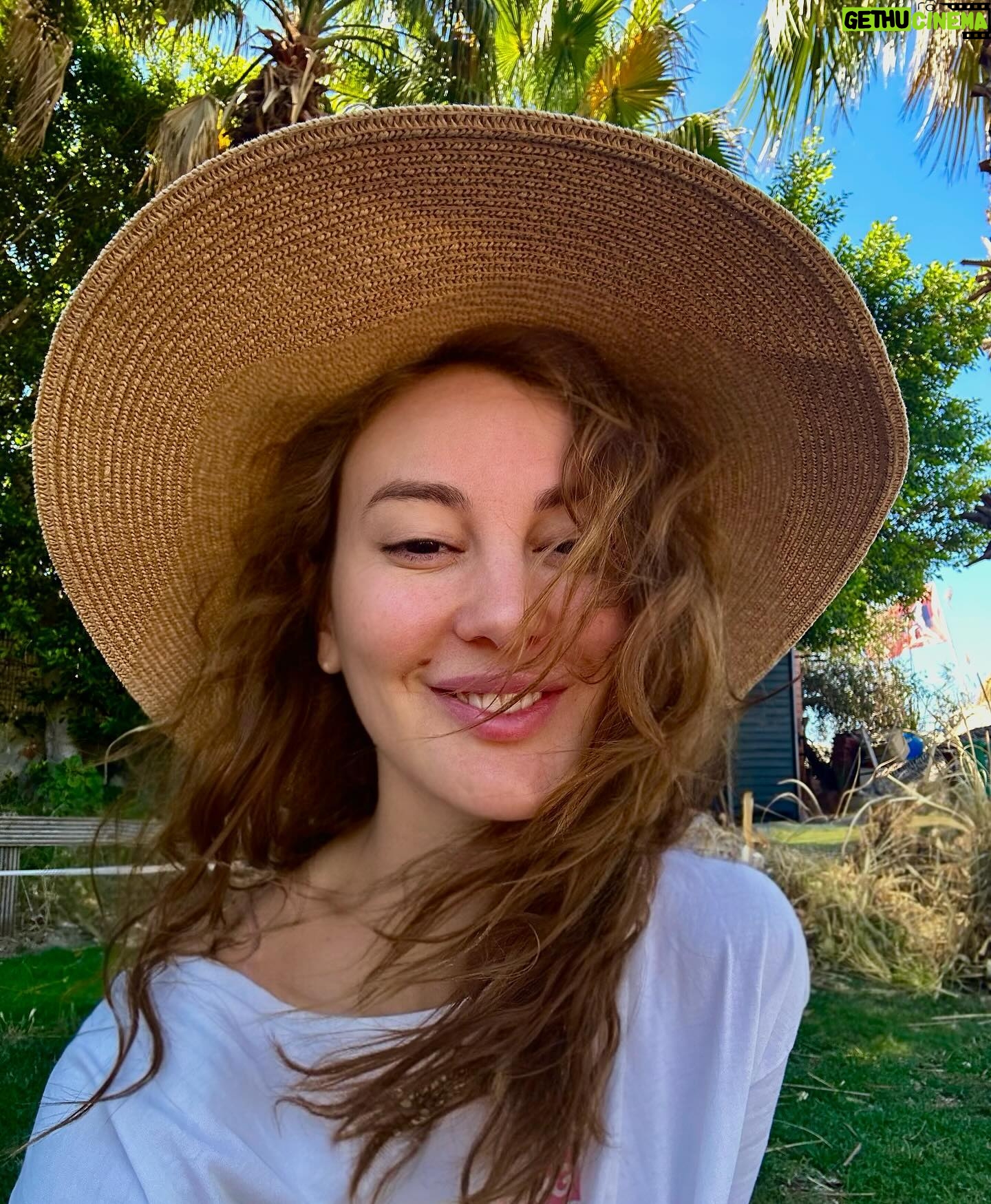 Mine Kılıç - 2.9K Likes - Büyüklerimin ellerinden,küçüklerimin gözlerinden öper dünya jonglörlük günü kutlarım🤟🏼🤹♀️