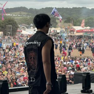 Mingyu Instagram - SEVENTEEN right here 
Making History at Glastonbury❤️‍🔥

#glastonbury