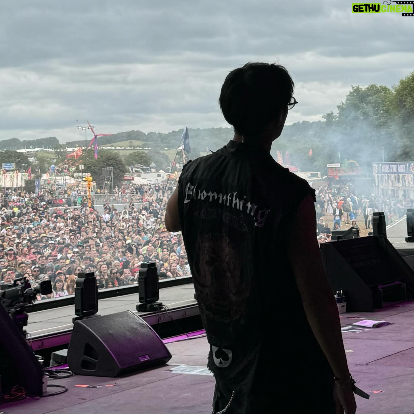 Mingyu - 3 Million Likes - SEVENTEEN right here
Making History at Glastonbury❤️🔥
#glastonbury