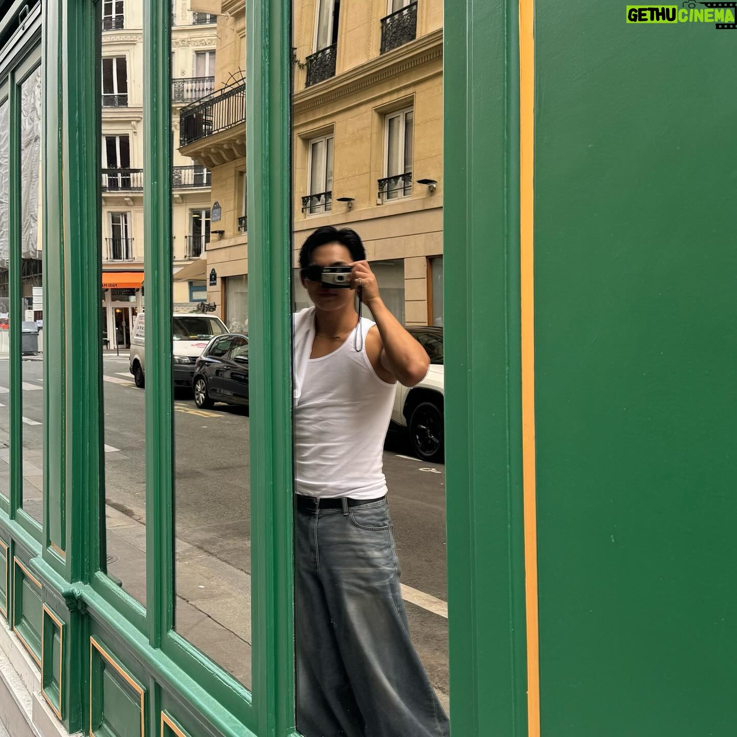 Mingyu - 4.8 Million Likes - See ya paris🇫🇷