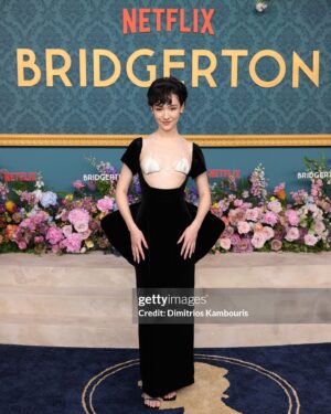 Minnie Mills Instagram - 🖤🎀 @bridgertonnetflix